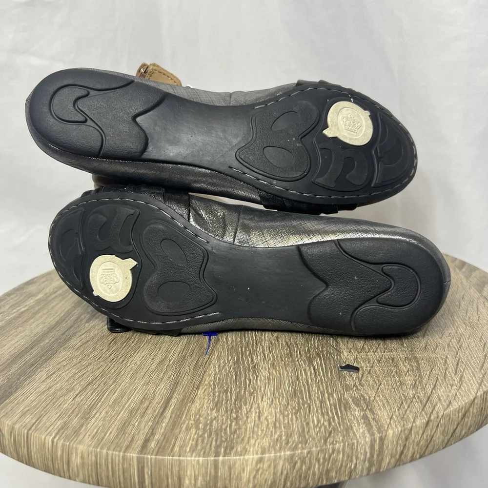 Born Ballet Flats Women’s Silver Black Leather Casual Bow Slip On Shoes Sz 8.5 - Picture 10 of 10